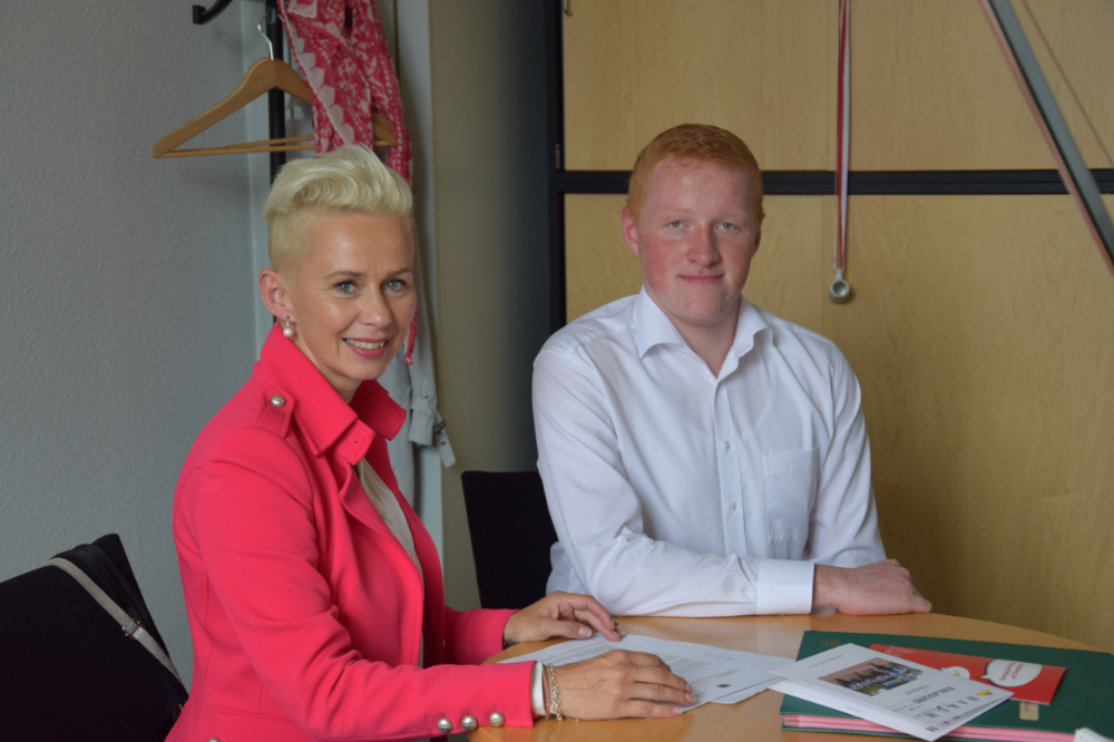 Silvia Breher mit Georg Fangmann bei Jugend und Parlament