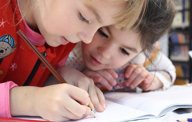 Kinder in der Schule